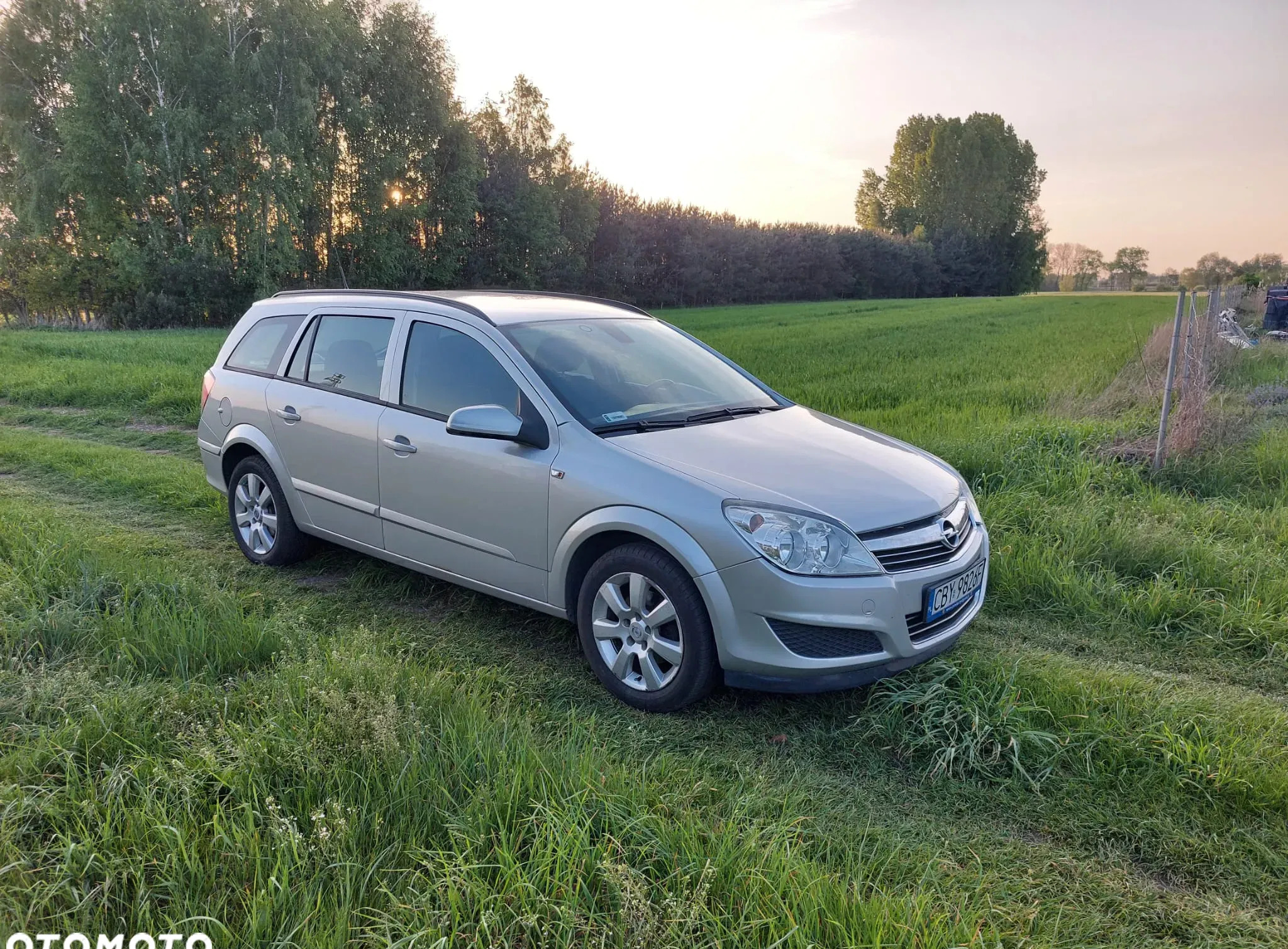 wielkopolskie Opel Astra cena 11500 przebieg: 313000, rok produkcji 2009 z Golina